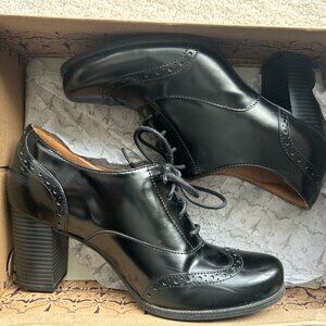 Clarks Women's Ciera Pier Dress Bootie Black Leather (8.5 M)